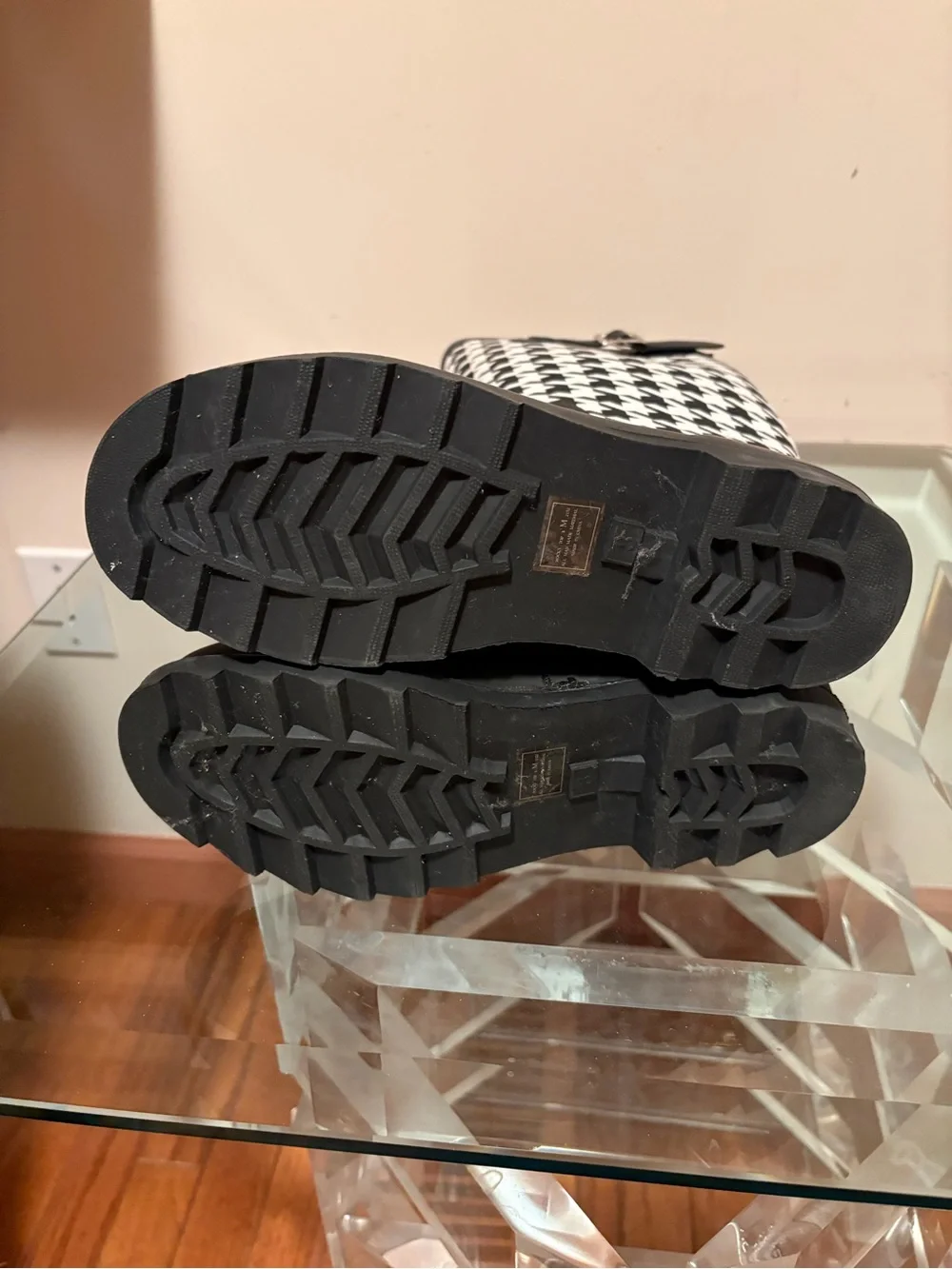 N/A classic black